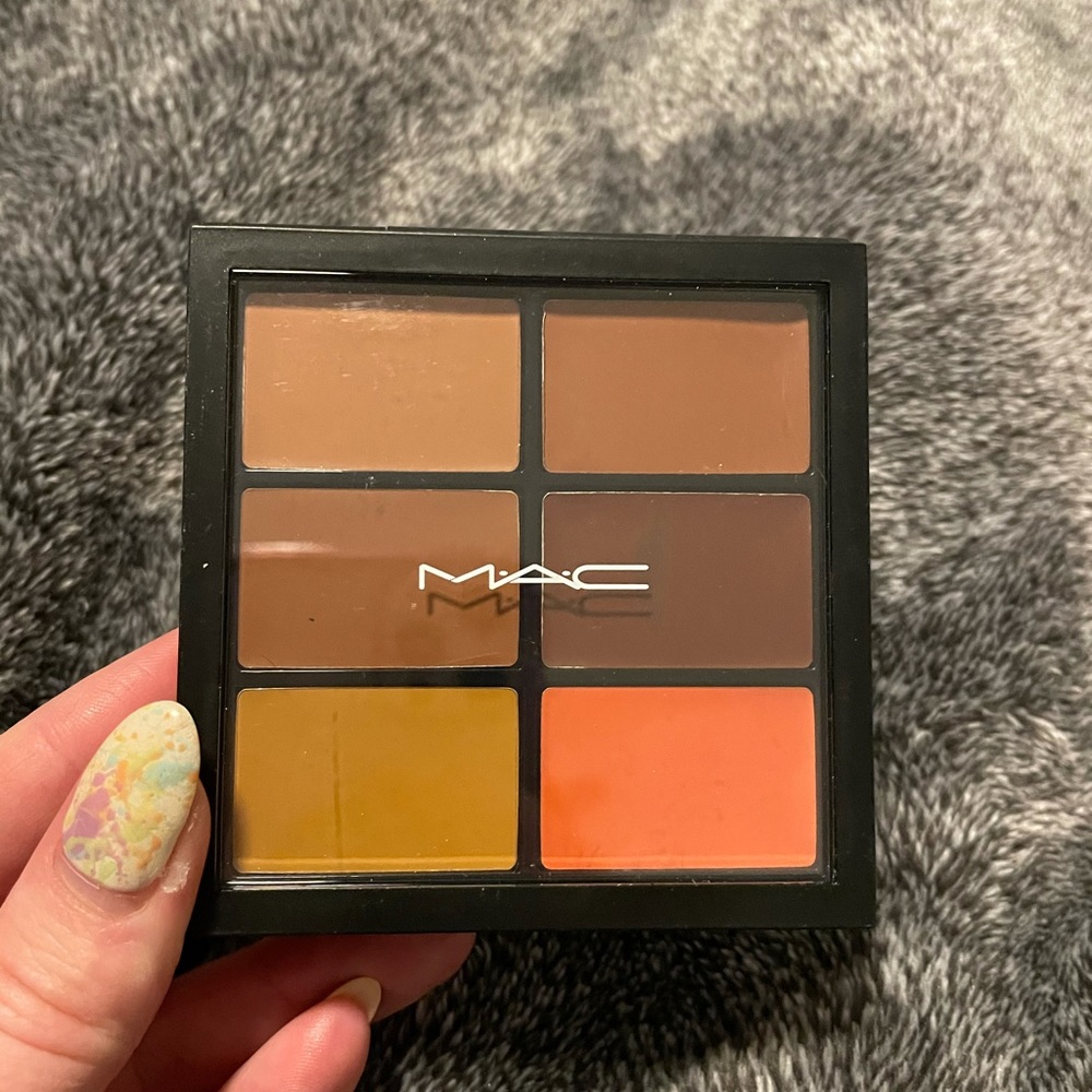 Dark Pro Concealer Palette